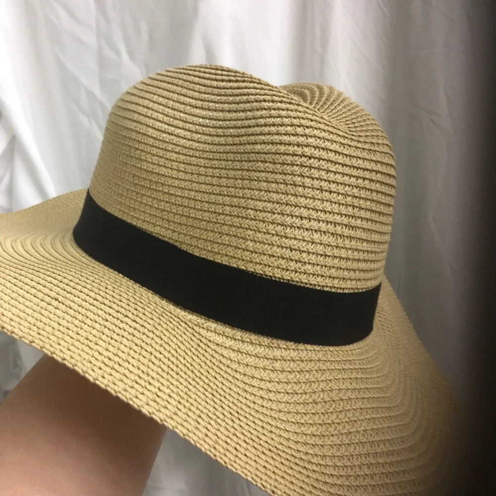 Comhats straw summer beach hat. - Picture 1 of 7